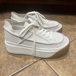 UGG EX-Duzzit Lace Suede Knit Platform Sneakers